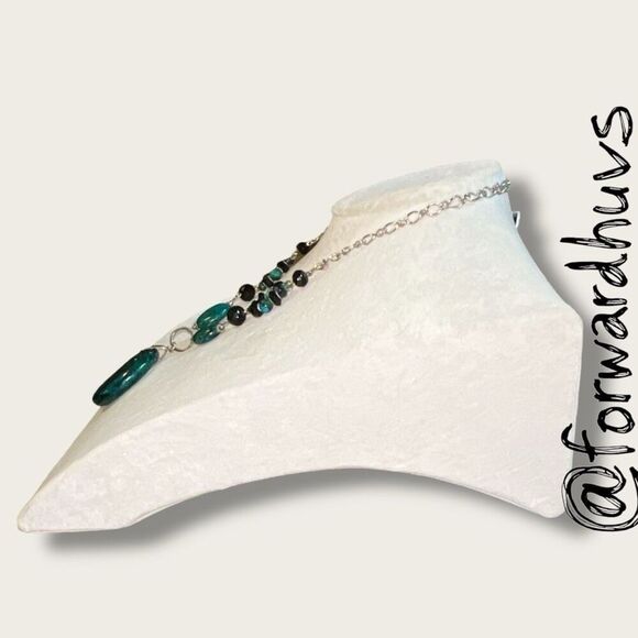 18” Artificially Colored Stone Pendant - Picture 7 of 12